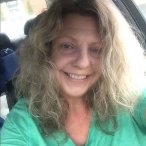 Meet your Posher, Dania
